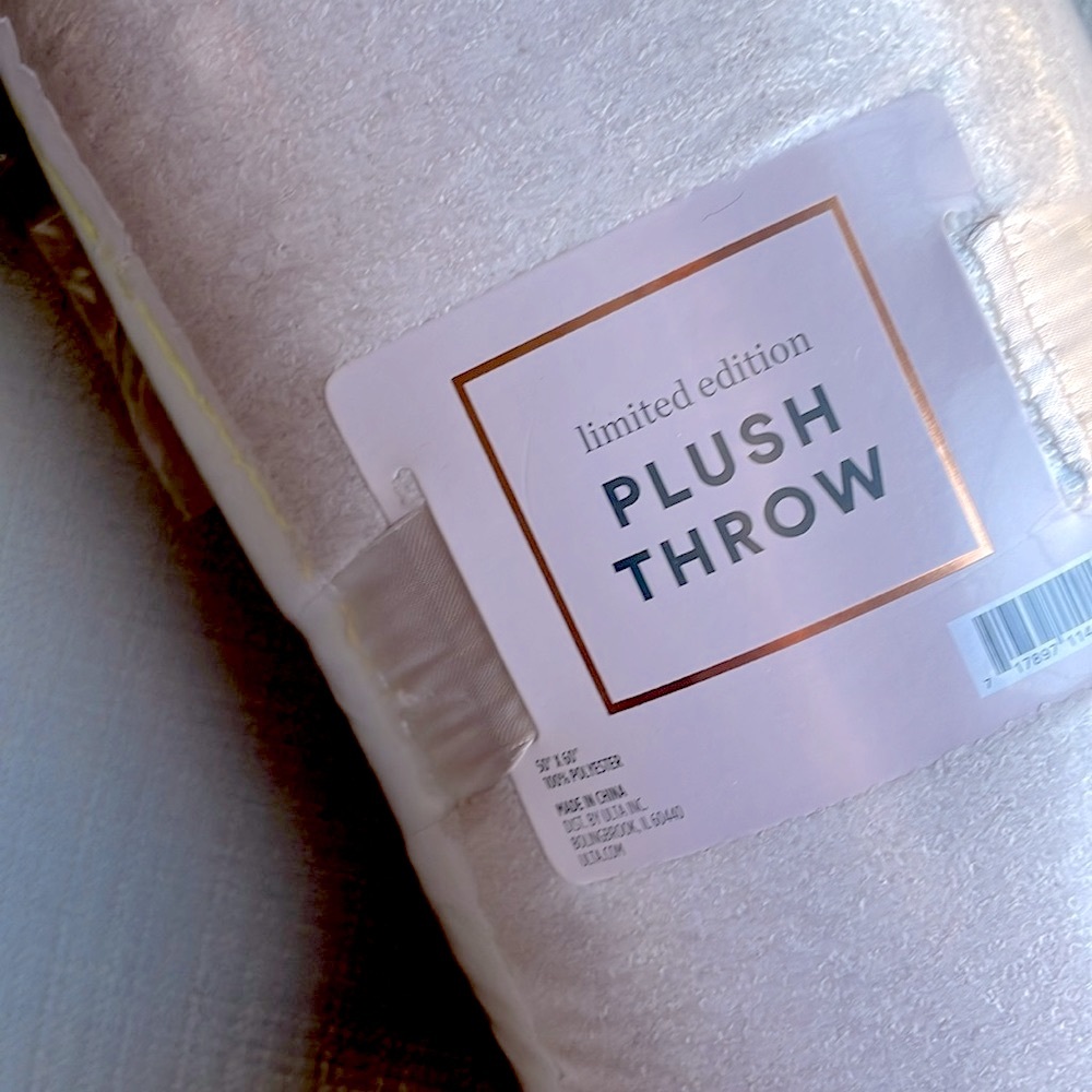 Ulta beauty Cozy Plush throw limited edition